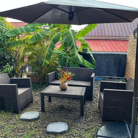 Agreable Appartement En Rez-De-Jardin A 450M De La Mer Sainte-Anne Zewnętrze zdjęcie
