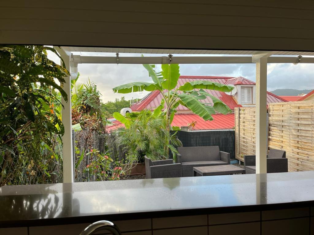 Agreable Appartement En Rez-De-Jardin A 450M De La Mer Sainte-Anne Zewnętrze zdjęcie